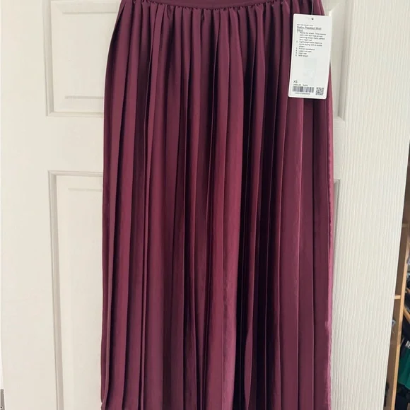Lululemon Satin Pleated Midi Skirt in Garnet - Picture 7 of 8